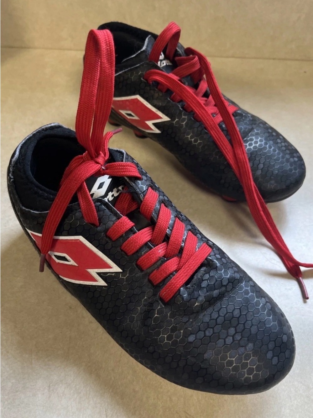 Lotto Forza Storm Size 3 Youth Kids Black/Red Soccer Cleats